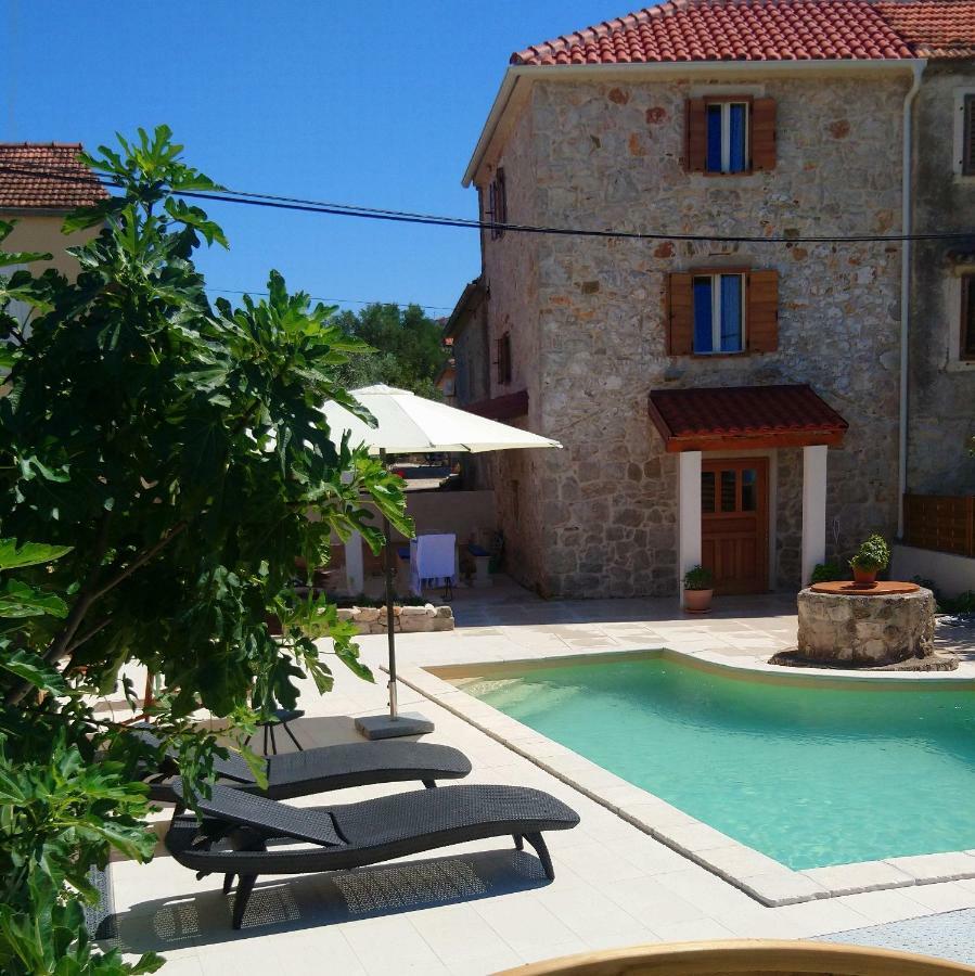 Villa Santa Eufemia Sutomiscica Extérieur photo